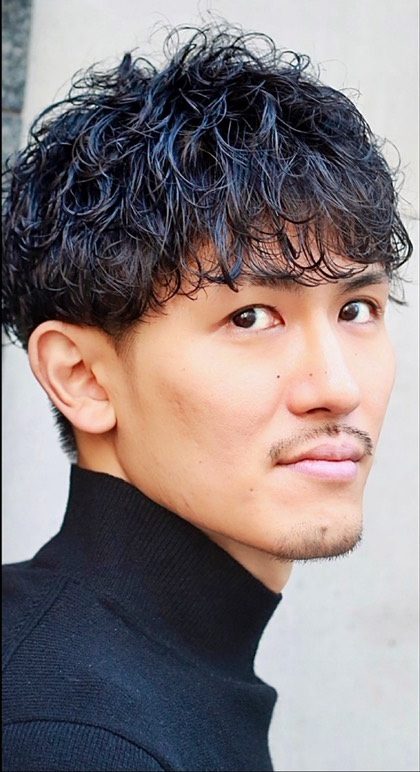 ニュアンスパーマのメンズショートスタイル